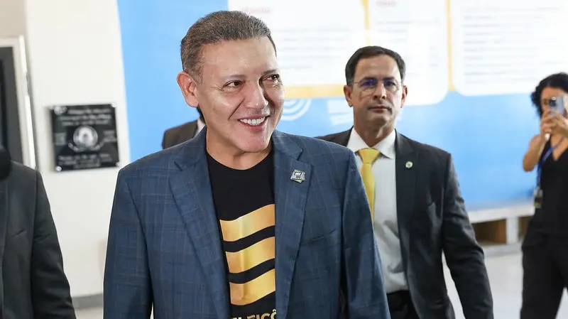 Entenda por completo em que locais a votação vai seguir até as 19h no Brasil