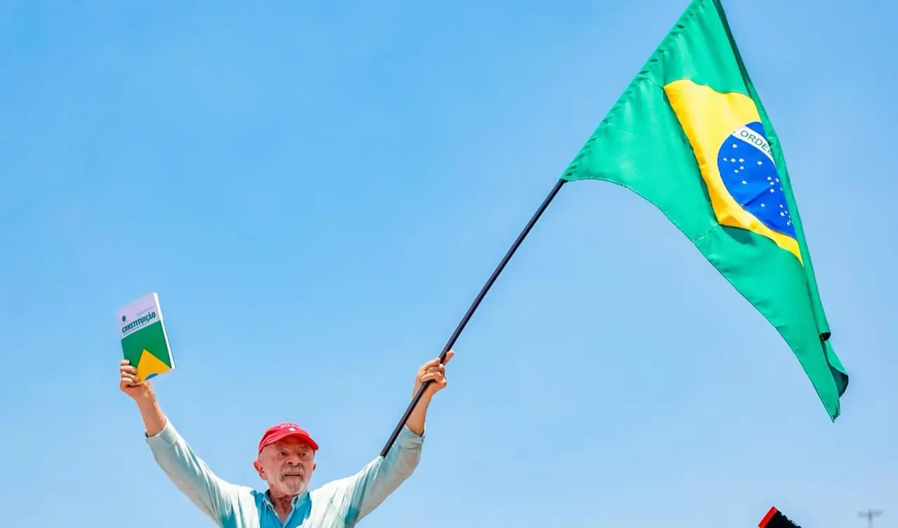 Lula é reeleito para o quarto mandato como presidente do Brasil