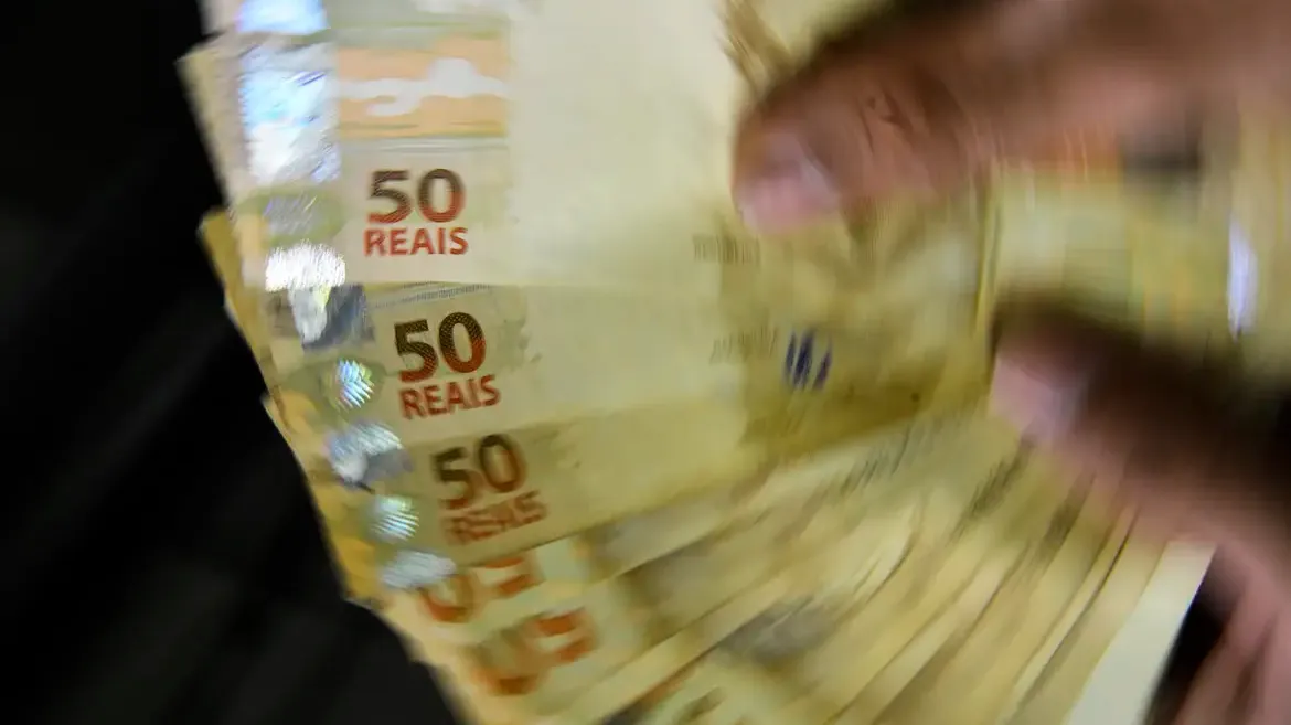 Guerra e inflação limitam corte da taxa de juros, diz Copom
