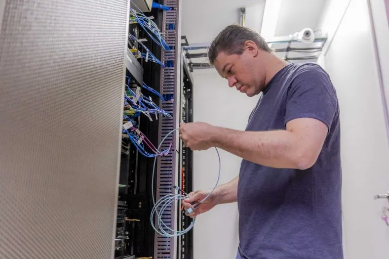 Anel de Conectividade: UEPG inicia conexões de projeto que ligará 26 cidades do Paraná