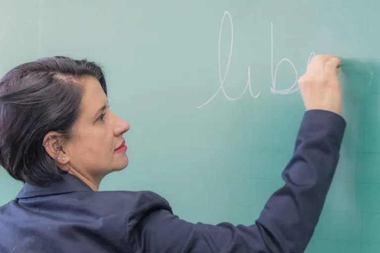 Eslin-UEPG abre matrículas para cursos de línguas