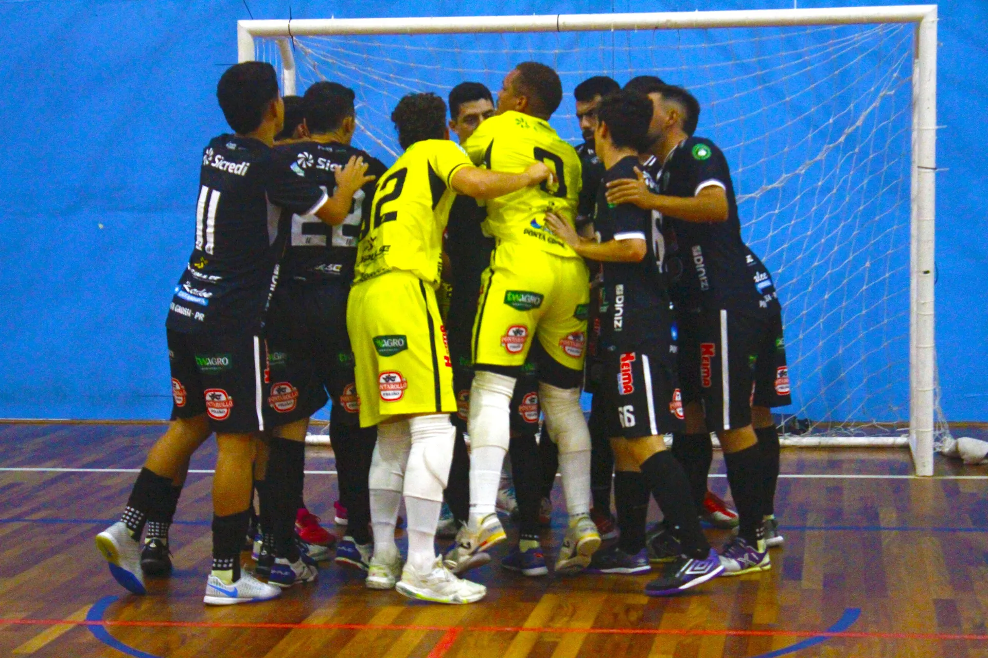 Contorno vence fora e lidera Grupo A na Série Bronze