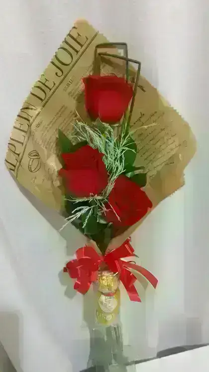 Bouquet com Mini Buquê, com Ferrero Rocher / Vermelhas / 03 Unidades