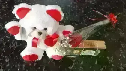 Rosa, Urso e Chocolate