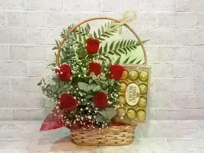 Cesta Choco Rosas - Ferrero 12 Unidades