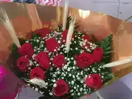 Buquê de Rosas Vermelhas Luxo - 12 Rosas