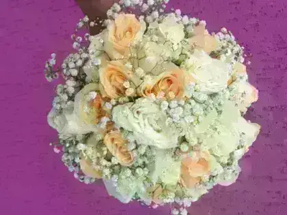 Buquê Noiva Rosas Brancas e Champanhe - 36 Rosas