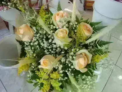 Buque de Rosas Champanhe - 6 Rosas