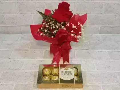 Arranjo com 1 Rosa Dobrada Vermelha - Ferrero 8 Unidades