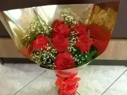 Buquê de Rosas Dobradas Manualmente - 6 Rosas