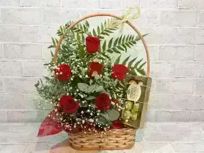 Cesta Choco Rosas - Ferrero 8 Unidades