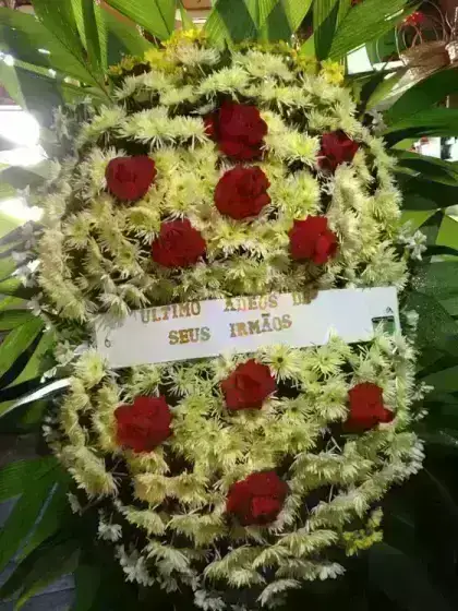 Coroa de Flores Xena com Rosas Abertas